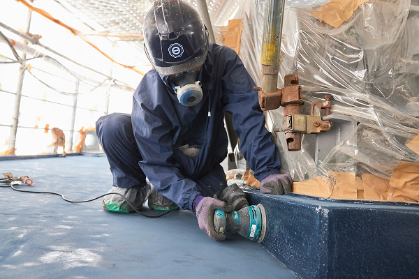 年間300〜400件の施工を高い品質水準で支える、シンコーの現場作業スタッフの作業風景