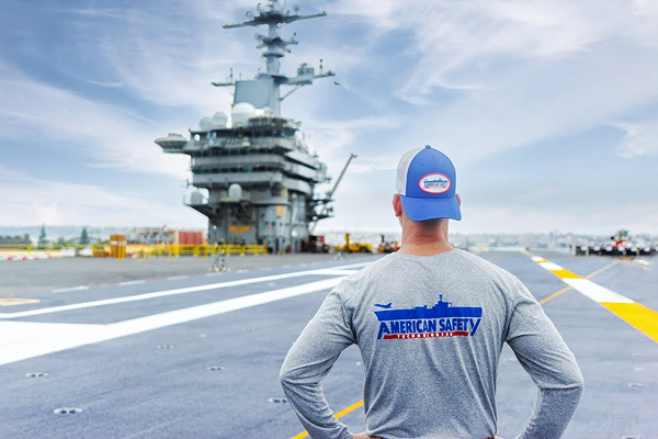 ASTノンスキッド塗料が飛行甲板に使用される米海軍艦船