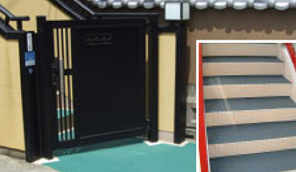 屋内外の階段や玄関まわりに防滑処理を施し、転倒事故を防ぐノンスキッド塗料の暮らしの中での活用イメージ