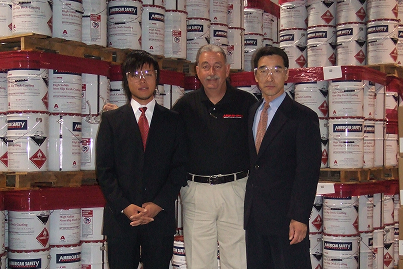 AST社 本社視察の様子｜本社社屋前