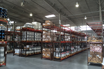 AST社 本社視察の様子｜品質管理が徹底された工場