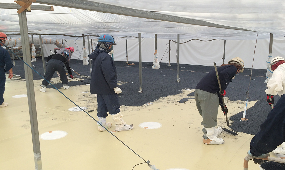 2.5倍以上の耐久性を実証したノンスキッド塗料による、長期保持型甲板塗装の現場イメージ