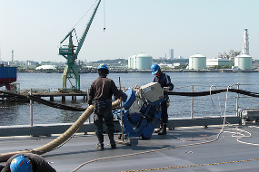 溶射ノンスキッド施工｜素地調整(Surface Preparation)