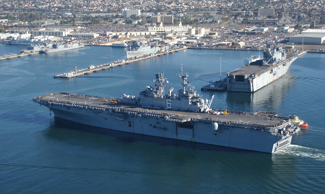 米軍から表彰された高品質な艦船修繕事業を象徴する、シンコーが手がける艦船の写真