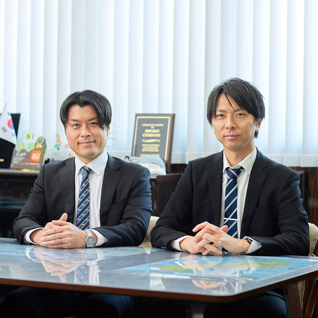 社員第一を理念とするシンコーの2名の社長が、社員の幸福と企業の未来を語るあいさつ写真