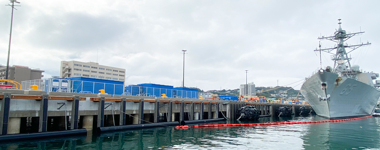 米海軍規格に準拠した施工管理体制のもと、確かな技術で進められる米軍施設塗装工事