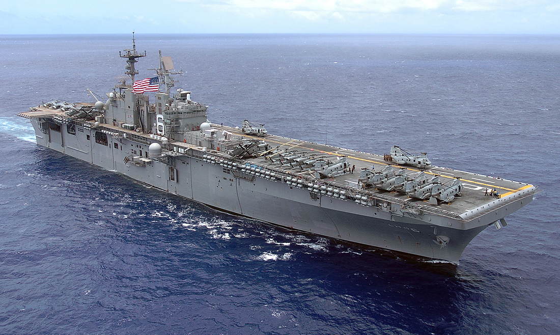 年間16,000回超のジェット機離発着に耐える米海軍艦船の飛行甲板イメージ